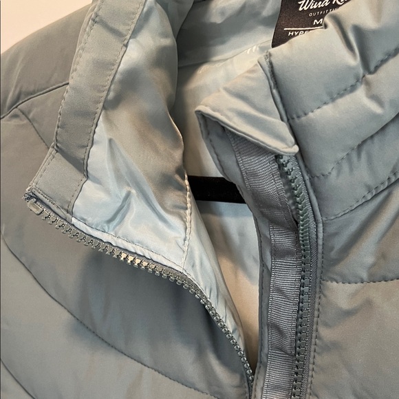 Women’s Puffer Vest Size M Sage Green - Picture 4 of 10